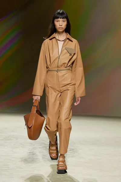 Look 1